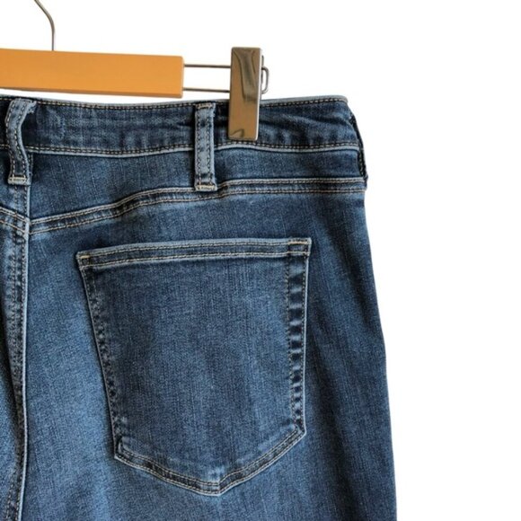 Silver Most Wanted Mid Rise Skinny Jeans Size 34 Dark Wash Frayed Hem - Picture 10 of 13